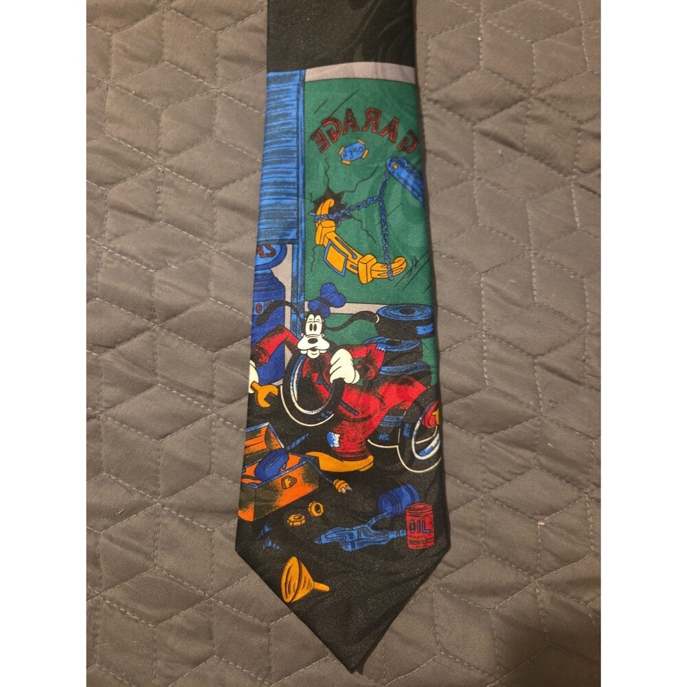 Disney Mickey Unlimited Goofy Mechanic Garage Auto Tools Novelty Necktie